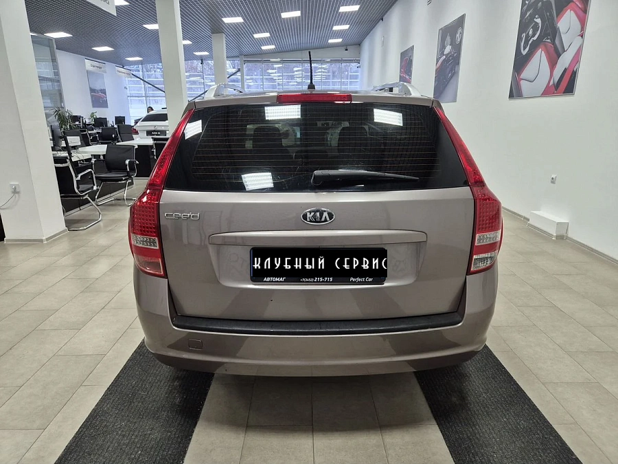 Kia Ceed, 2011г., передний привод, автомат