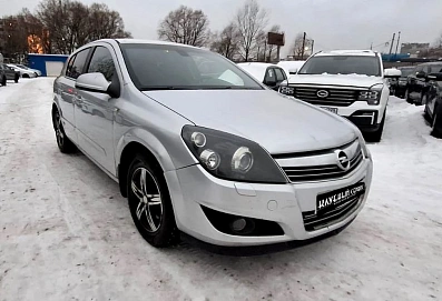 Opel Astra, 2010г, передний привод, робот