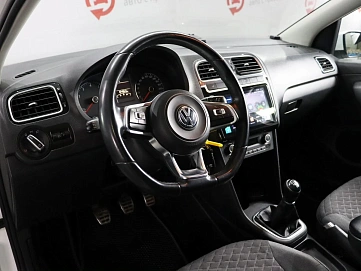 Volkswagen Polo, 2018г, передний привод, механика