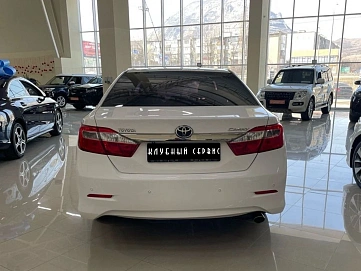 Toyota Camry, 2014г, передний привод, автомат