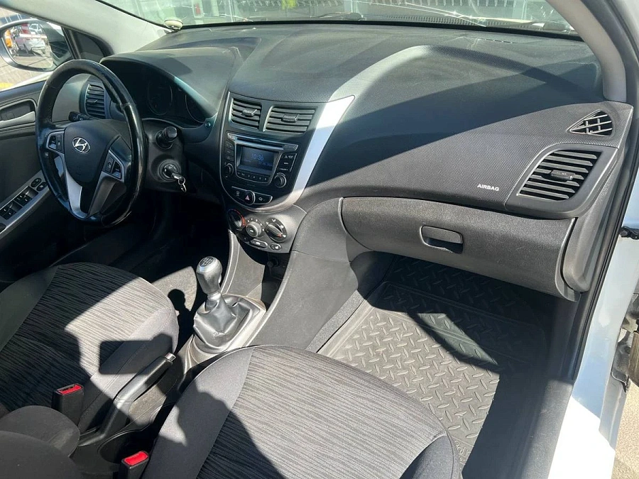 Hyundai Solaris, 2014г., передний привод, механика