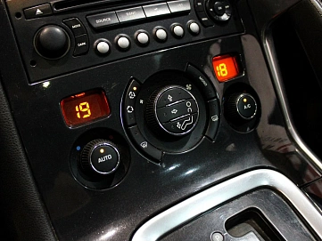 Peugeot 3008, 2010г, передний привод, автомат