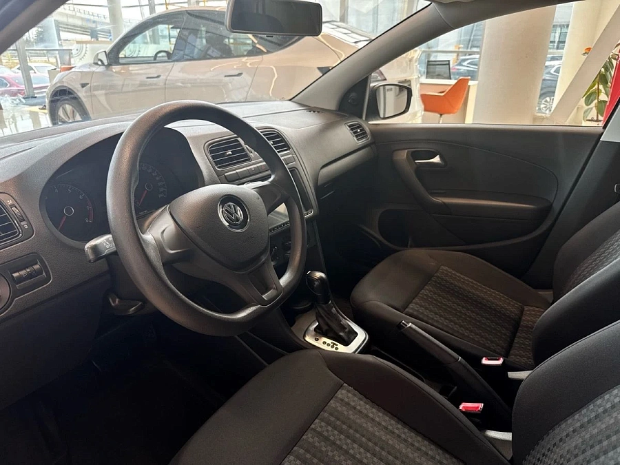 Volkswagen Polo, 2020г., передний привод, автомат
