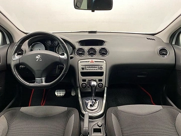 Peugeot 308, 2011г, передний привод, автомат