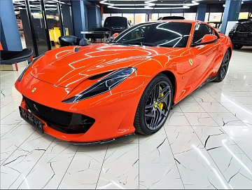 Ferrari 812, 2018г, задний привод, робот