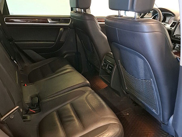 Volkswagen Touareg, 2010г, передний привод, автомат