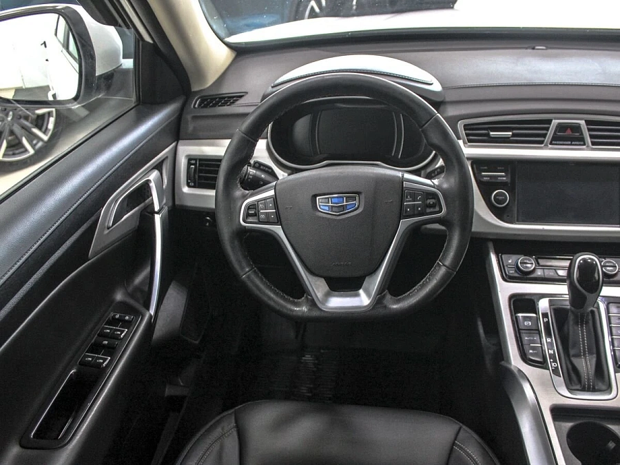 Geely Atlas, 2021г., передний привод, автомат
