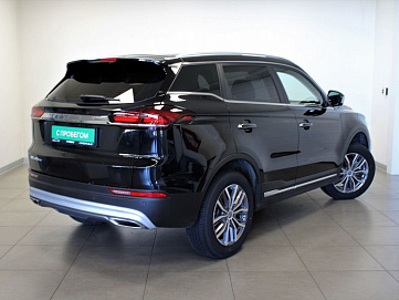 Geely Atlas Pro, 2022г, передний привод, автомат