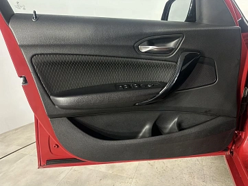 BMW 1 серии, 2013г, задний привод, автомат