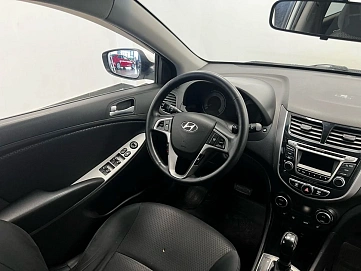 Hyundai Solaris, 2015г, передний привод, автомат
