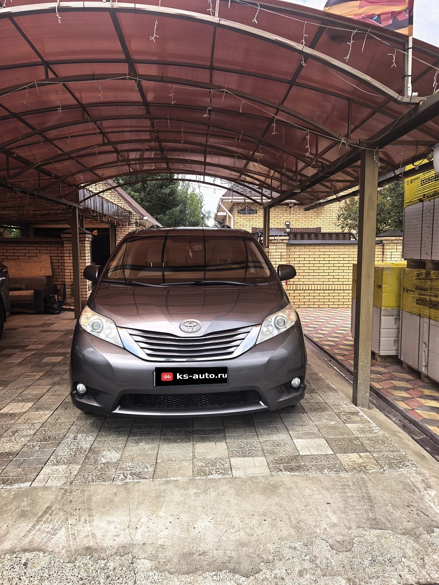 Toyota Sienna, 2016г., полный привод, автомат