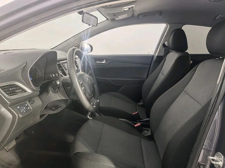 Hyundai Solaris, 2021г., передний привод, автомат