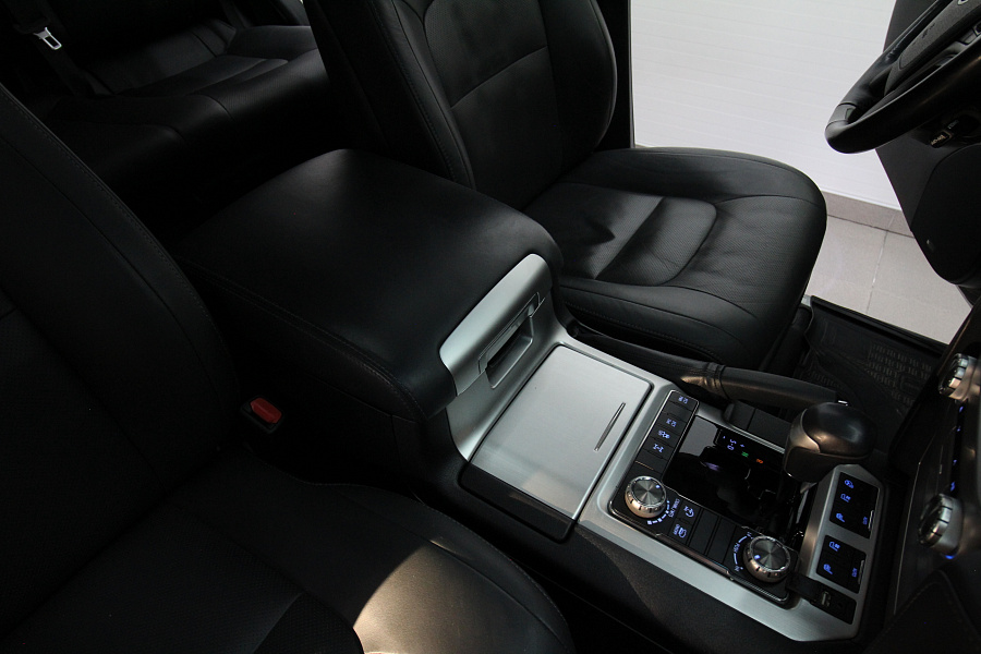 Toyota Land Cruiser, 2019г., полный привод, автомат