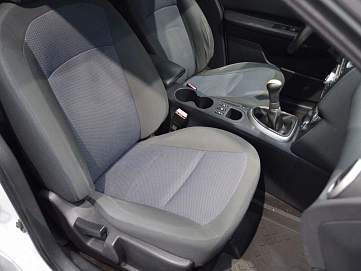 Nissan Qashqai, 2011г, передний привод, механика