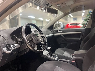 Skoda Octavia, 2010г, передний привод, робот