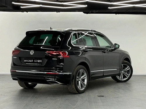 Volkswagen Tiguan, 2020г, полный привод, робот