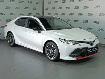 Toyota Camry, 2019г, передний привод, автомат