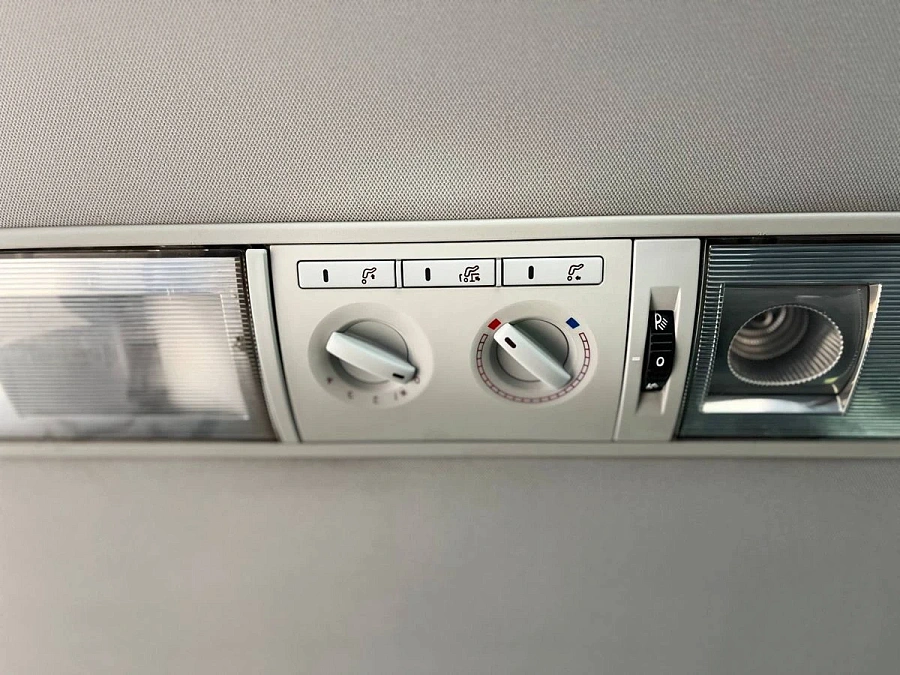 Volkswagen Caravelle, 2012г., передний привод, механика