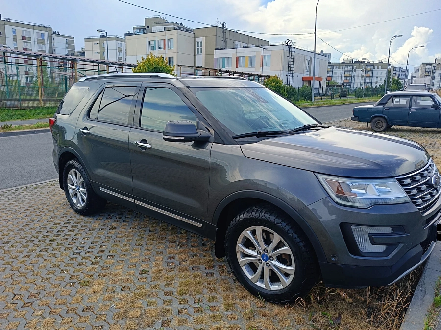 Ford Explorer, 2017г., полный привод, автомат