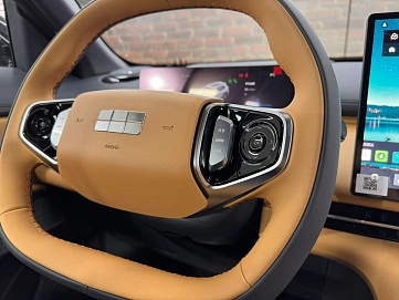 Geely Galaxy Starship 7, 2025г, передний привод, робот