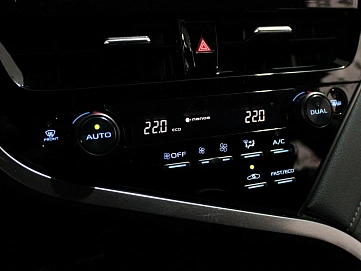 Toyota Camry, 2021г, передний привод, автомат