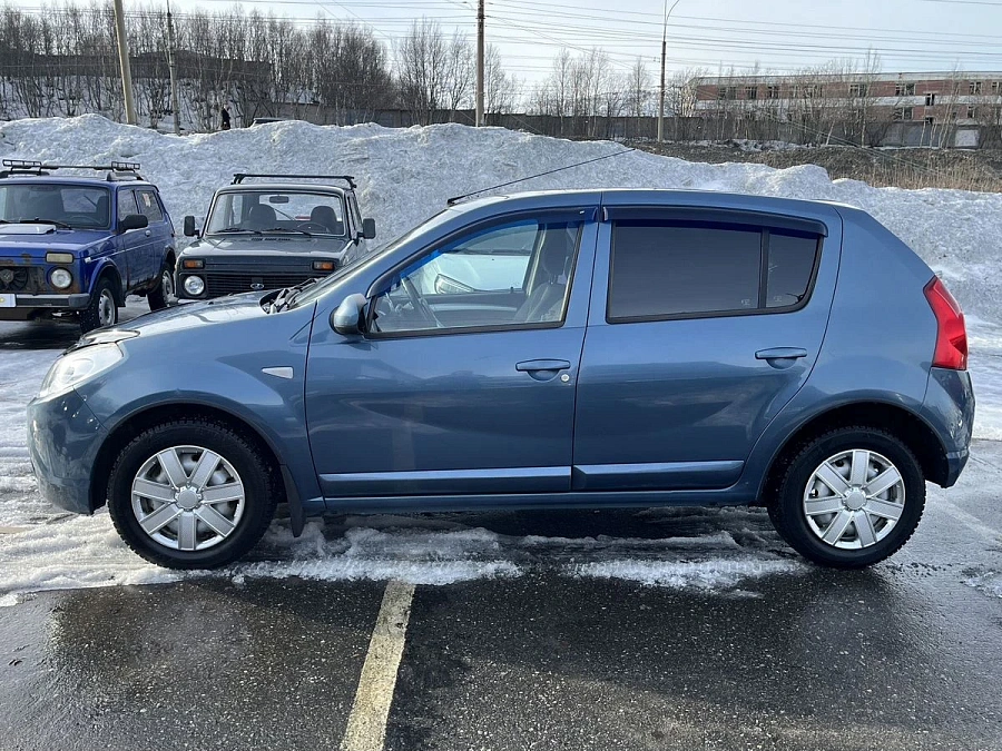 Renault Sandero, 2011г., передний привод, автомат
