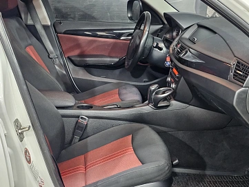 BMW X1, 2012г, задний привод, автомат