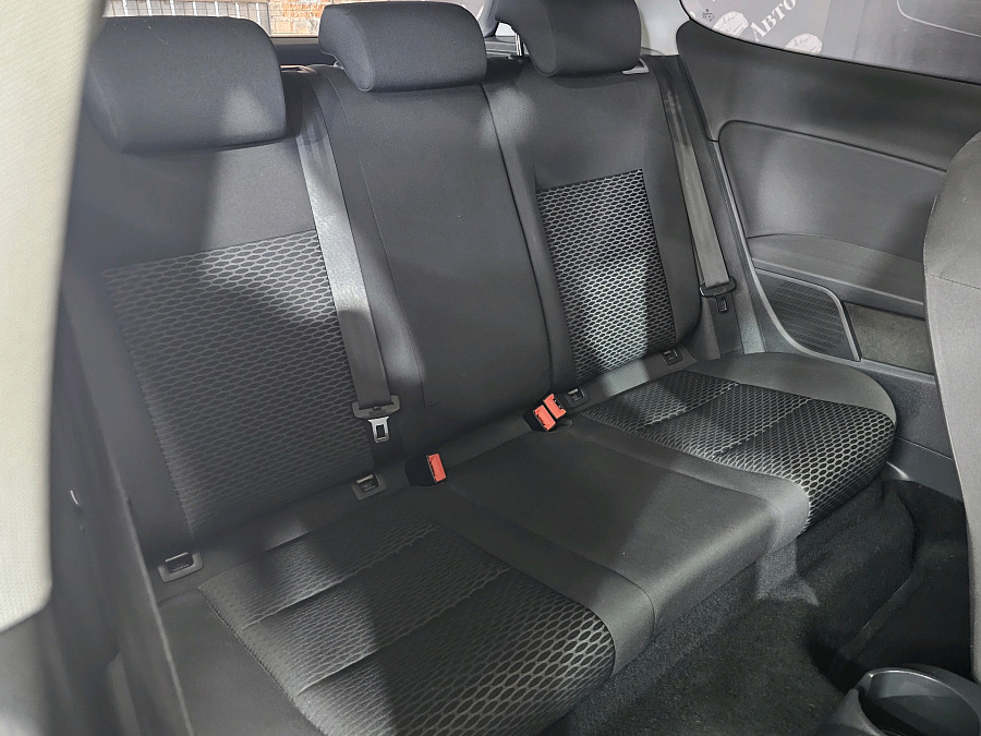 Volkswagen Golf, 2010г., передний привод, робот