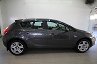 Opel Astra, 2012г., передний привод, автомат