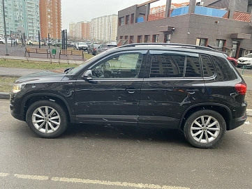 Volkswagen Tiguan, 2015г, передний привод, робот