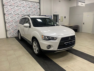 Mitsubishi Outlander, 2010г, передний привод, вариатор