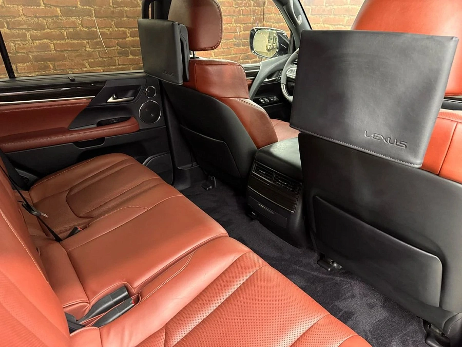 Lexus LX, 2017г., полный привод, автомат