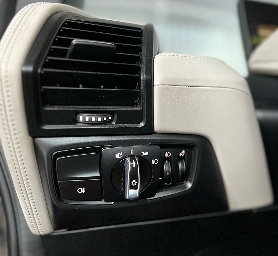 BMW i3, 2014г., задний привод, автомат