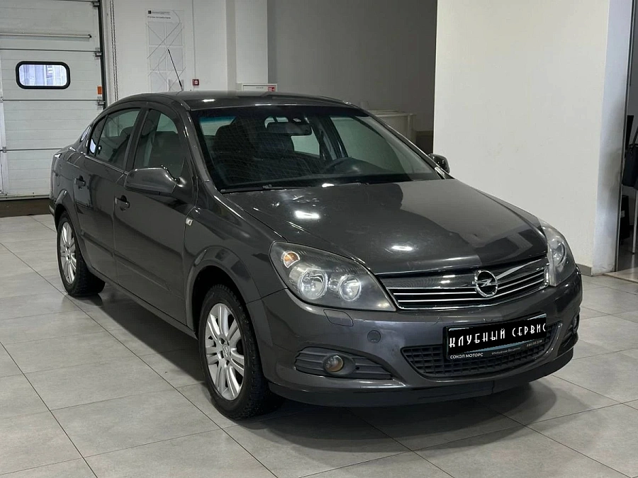 Opel Astra, 2011г., передний привод, механика
