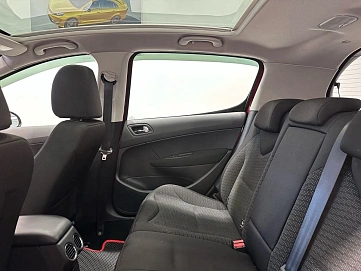 Peugeot 308, 2011г, передний привод, автомат