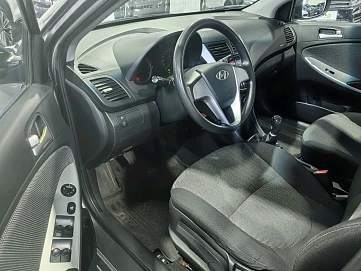 Hyundai Solaris, 2011г., передний привод, механика