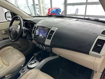 Mitsubishi Outlander, 2008г, полный привод, вариатор