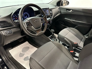 Hyundai Solaris, 2021г, передний привод, автомат