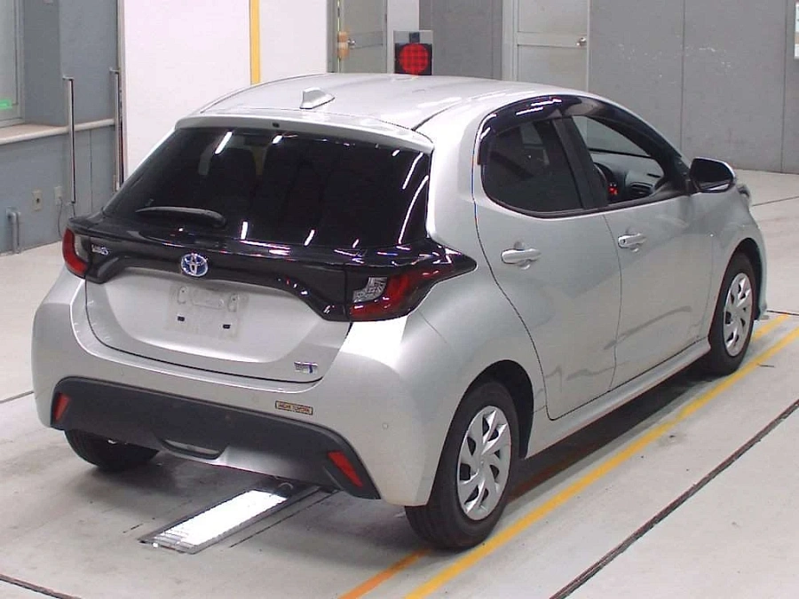 Toyota Yaris, 2022г., передний привод, вариатор