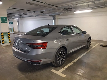 Skoda Superb, 2025г, передний привод, робот