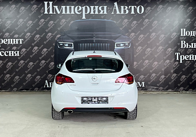 Opel Astra, 2011г, передний привод, автомат