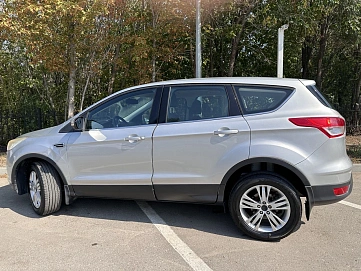 Ford Kuga, 2014г, передний привод, автомат