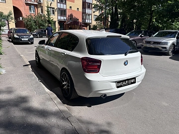 BMW 1 серии, 2012г, задний привод, автомат