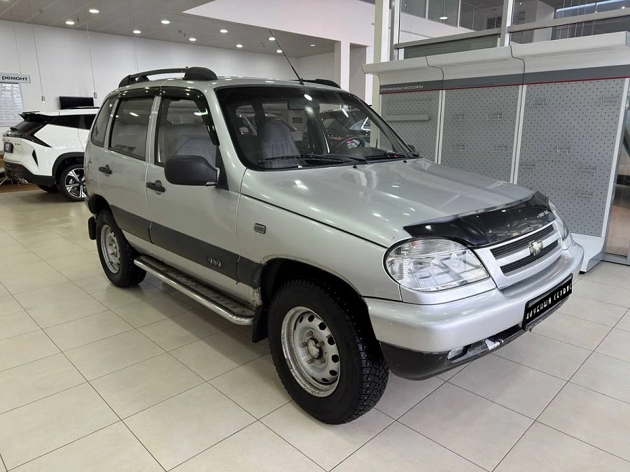 Chevrolet Niva, 2005г., полный привод, механика