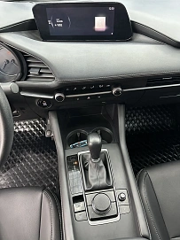 Mazda 3, 2021г, передний привод, автомат