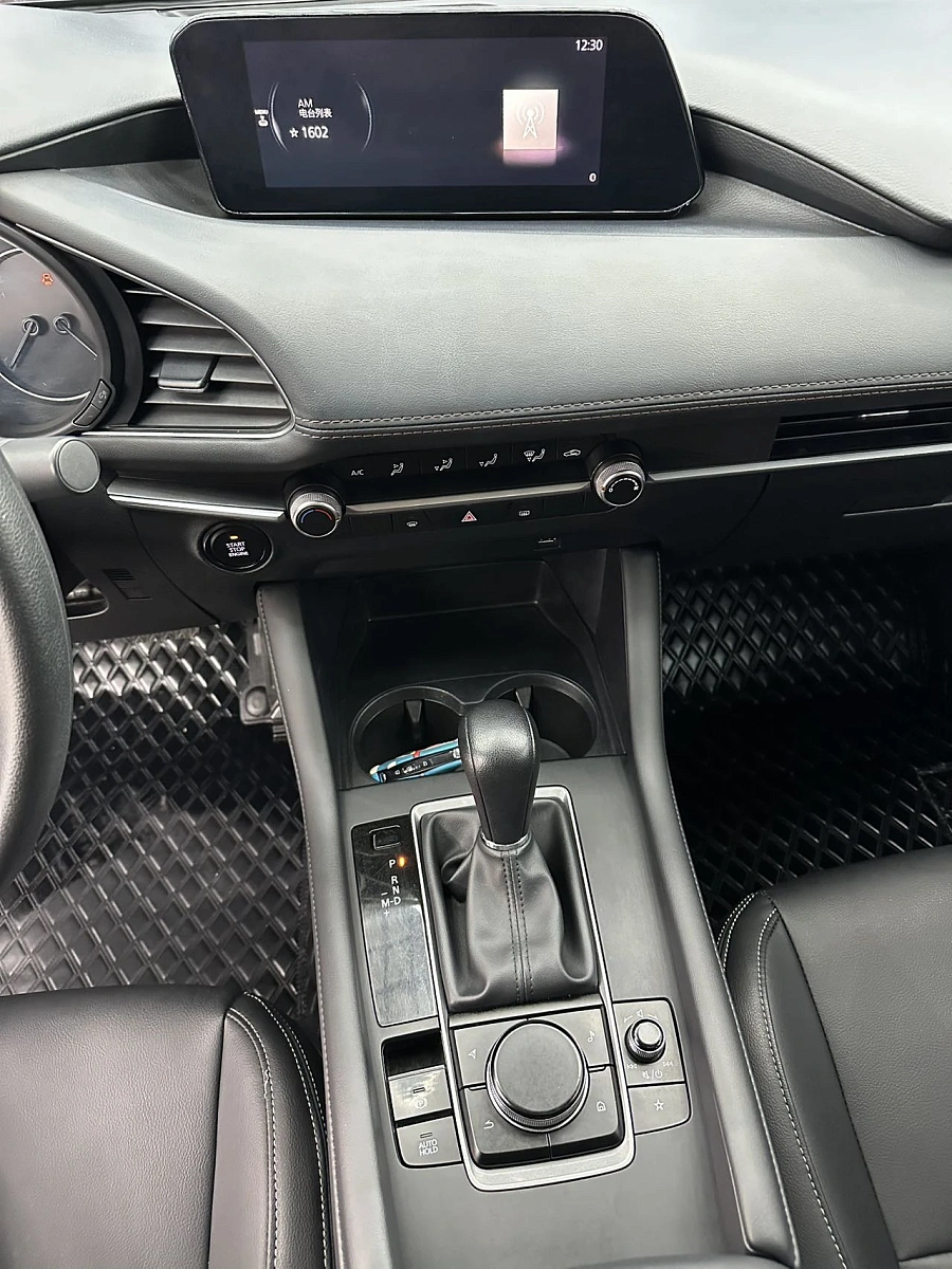 Mazda 3, 2021г., передний привод, автомат
