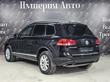 Volkswagen Touareg, 2011г, полный привод, автомат