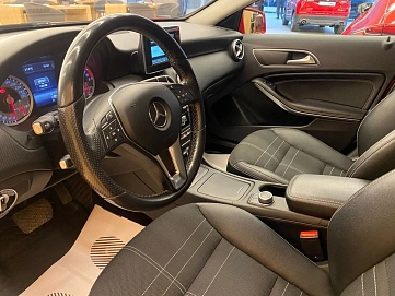 Mercedes-Benz A-Класс, 2015г, передний привод, робот