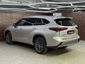 Toyota Highlander, 2025г, полный привод, автомат