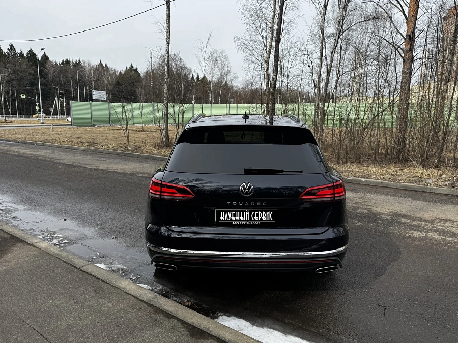 Volkswagen Touareg, 2021г., полный привод, автомат